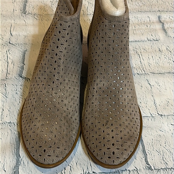 NIB Lucky Brand 🍀 Bootie - Picture 3 of 9